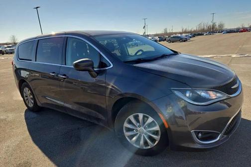 2018 Chrysler Pacifica Touring Plus