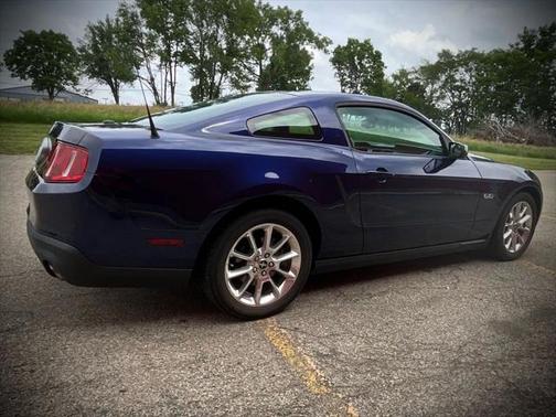 2011 Ford Mustang GT Premium