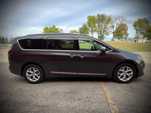 2020 Chrysler Pacifica Limited