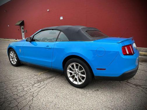 Blue 2010 Ford Mustang Premium