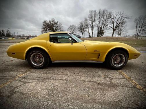 1975 Chevrolet Corvette Base