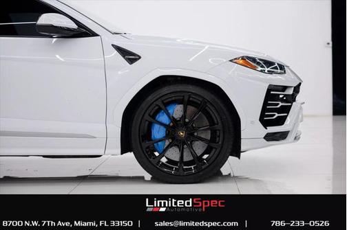 2021 Lamborghini Urus Graphite Capsule