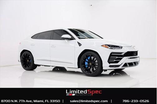 2021 Lamborghini Urus Graphite Capsule