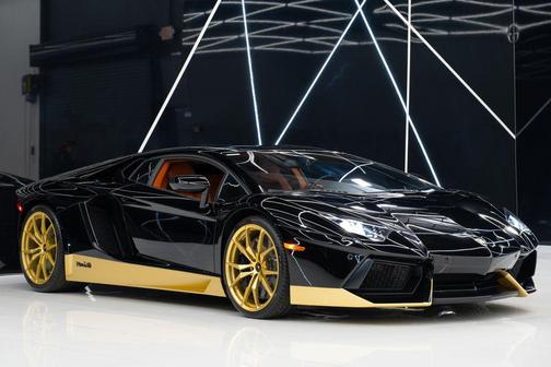 2017 Lamborghini Aventador LP700-4