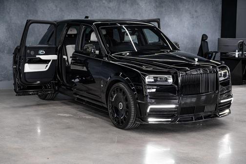 Black 2023 Rolls-Royce Cullinan