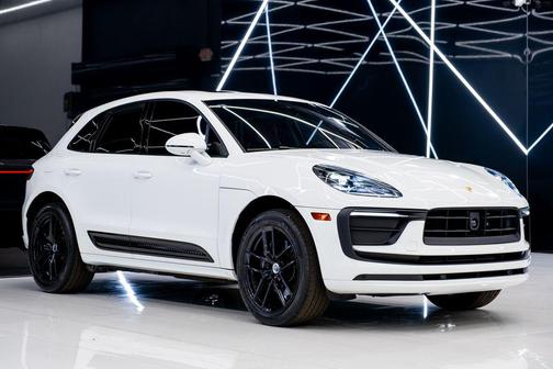 2022 Porsche Macan Base
