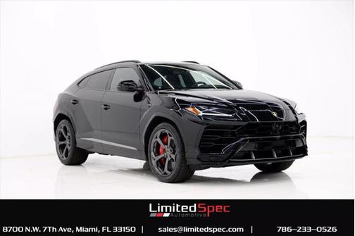 2021 Lamborghini Urus Graphite Capsule