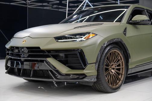 2023 Lamborghini Urus Performante