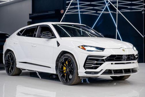 2021 Lamborghini Urus Graphite Capsule