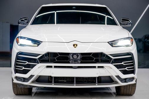 2021 Lamborghini Urus Graphite Capsule