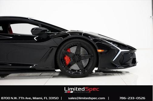 2024 Lamborghini Revuelto Coupe 2D