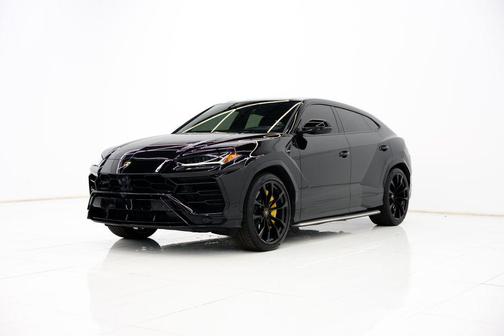 2022 Lamborghini Urus Graphite Capsule