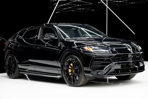 2022 Lamborghini Urus Graphite Capsule