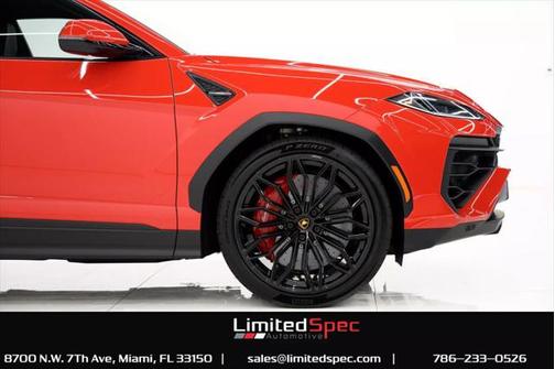 2025 Lamborghini Urus SE