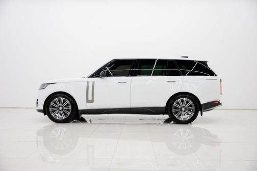 2025 Land Rover Range Rover P400 SE 7 Seat