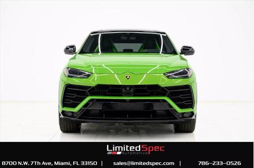 2021 Lamborghini Urus Graphite Capsule
