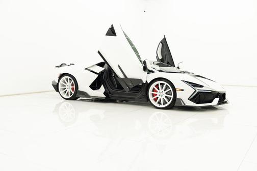 2024 Lamborghini Revuelto Coupe 2D