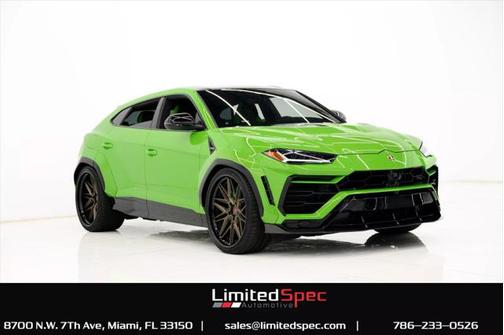 2022 Lamborghini Urus Graphite Capsule