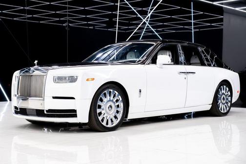 2023 Rolls-Royce Phantom 
