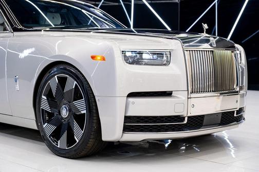 2023 Rolls-Royce Phantom 