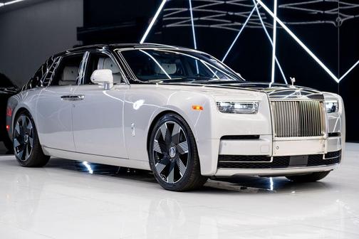 2023 Rolls-Royce Phantom 