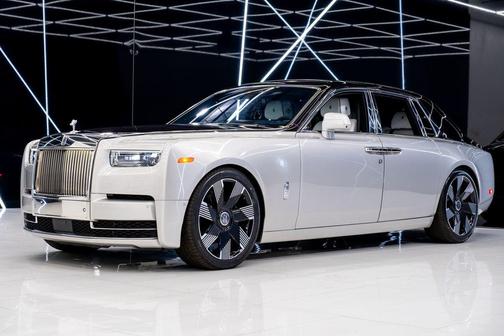 2023 Rolls-Royce Phantom 