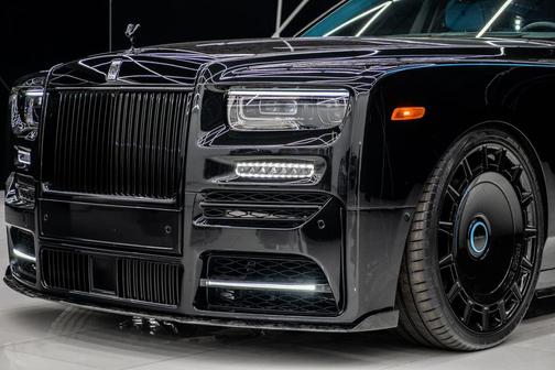 2025 Rolls-Royce Phantom 