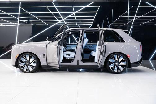 Gray 2025 Rolls-Royce Cullinan