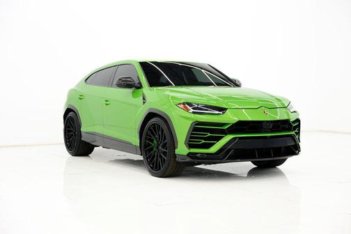 2022 Lamborghini Urus Graphite Capsule