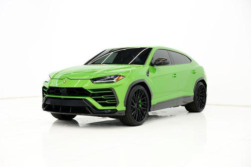 2022 Lamborghini Urus Graphite Capsule