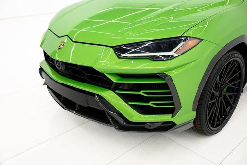2022 Lamborghini Urus Graphite Capsule