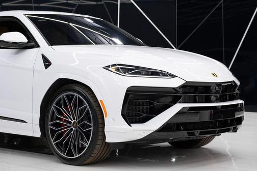 2025 Lamborghini Urus SE