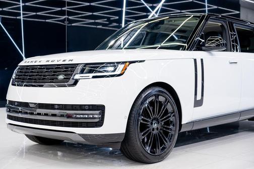 2025 Land Rover Range Rover SE