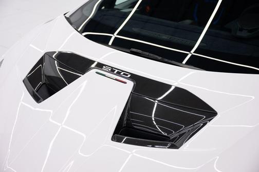 2022 Lamborghini Huracan STO Coupe