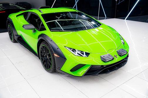 2023 Lamborghini Huracan Sterrato Base
