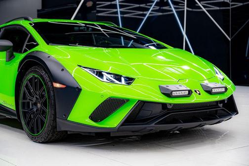 2023 Lamborghini Huracan Sterrato Base