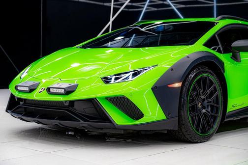 2023 Lamborghini Huracan Sterrato Base