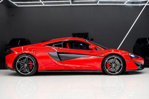 2017 McLaren 570S Base