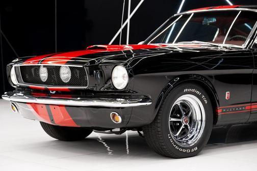 1965 Ford Mustang Base