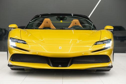 2022 Ferrari SF90 Spider 
