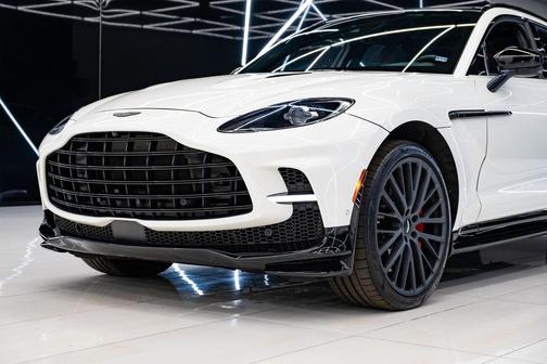2023 Aston Martin DBX 707