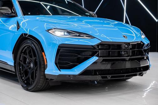 Blue 2025 Lamborghini Urus SE