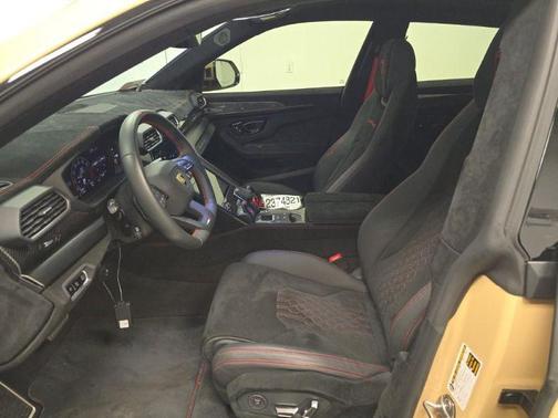 Beige 2023 Lamborghini Urus Performante