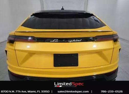 2021 Lamborghini Urus Graphite Capsule