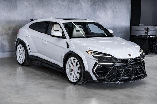 White 2026 Lamborghini Urus SE