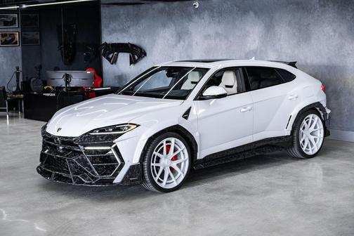 White 2026 Lamborghini Urus SE