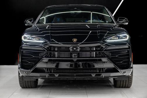 2025 Lamborghini Urus SE