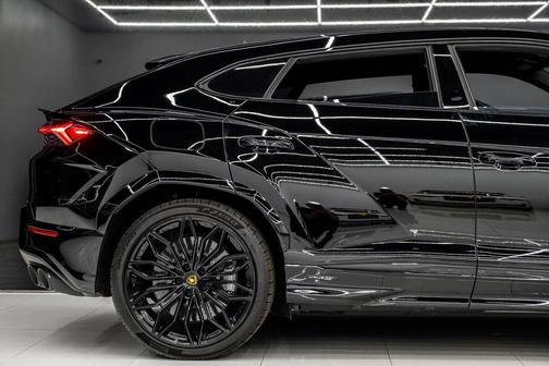 2025 Lamborghini Urus SE