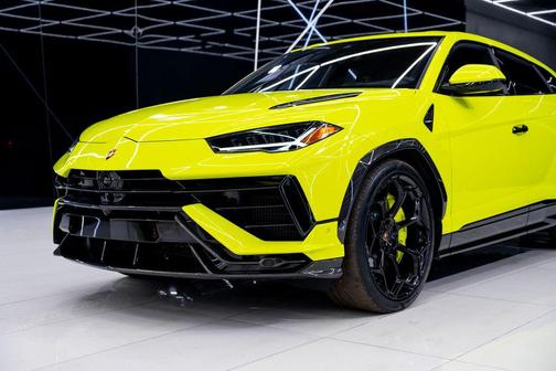2023 Lamborghini Urus Performante