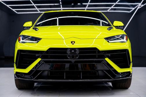 2023 Lamborghini Urus Performante